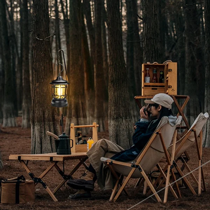 Lampe Éclaireuse Nomade – Lampe portable en aluminium avec recharge solaire pour les activités en plein air