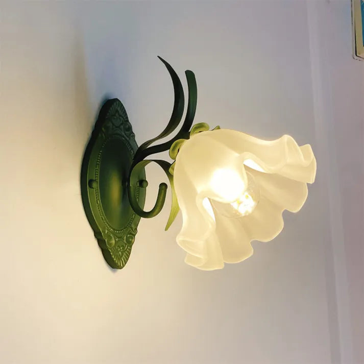 Applique Lumineuse Feuille d'Or – Éclairage chic en métal doré pour le salon ou la chambre