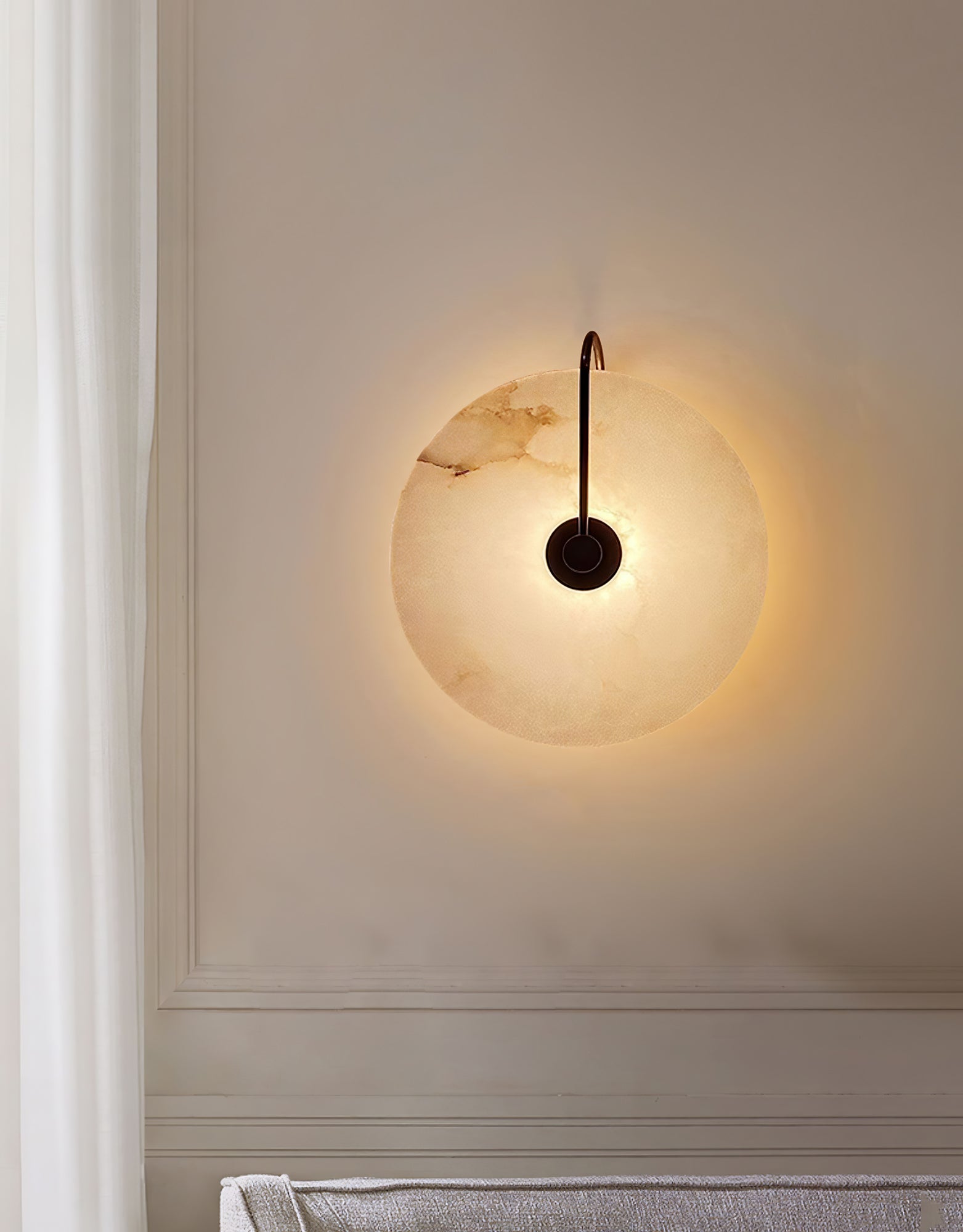 Applique Murale Élégante en Albâtre – Lumière douce et moderne pour le couloir ou la chambre à coucher