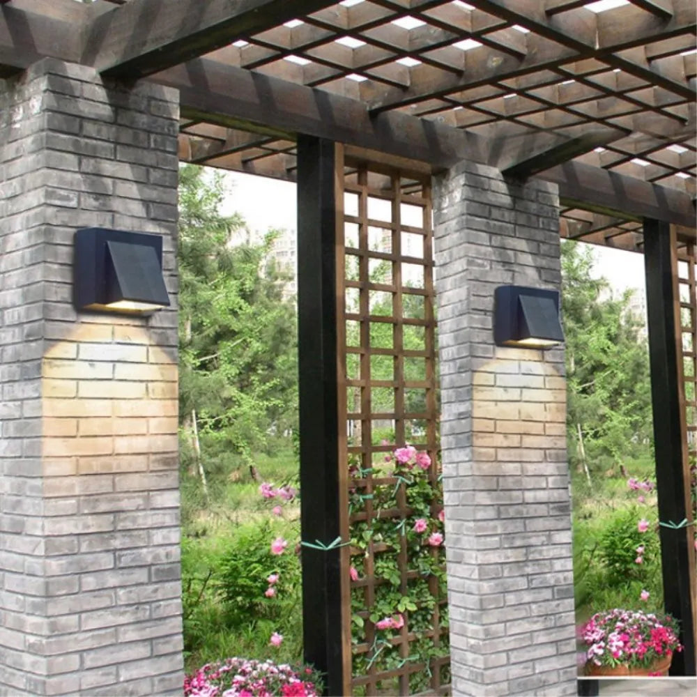 Applique Murale Éclatante – Luminaire design en aluminium résistant pour terrasse ou jardin