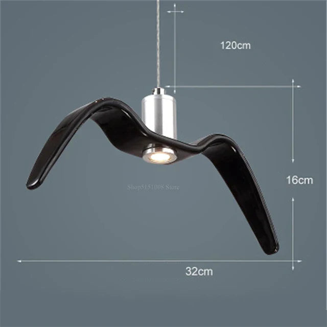 Suspension Étoilée en métal doré – Lampe contemporaine pour le salon ou la chambre à coucher