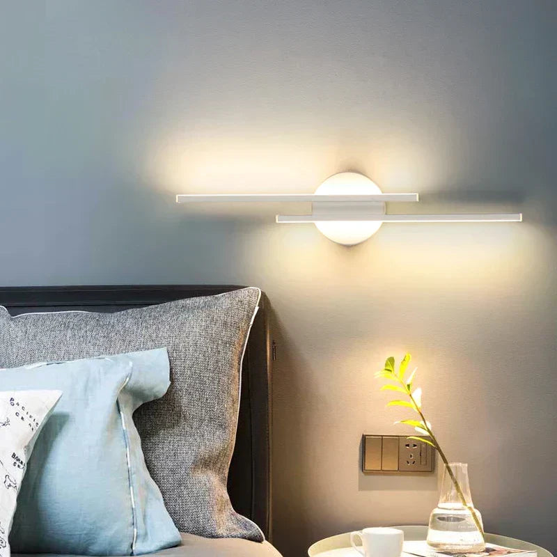 Applique Éclat Doux pour un éclairage apaisant – Luminaire en métal et verre pour la chambre ou le salon