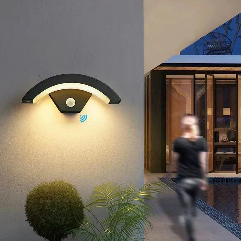 Lumière Solaire Écologique – Lampe d'extérieur LED avec détecteur de mouvement pour le jardin ou l'entrée