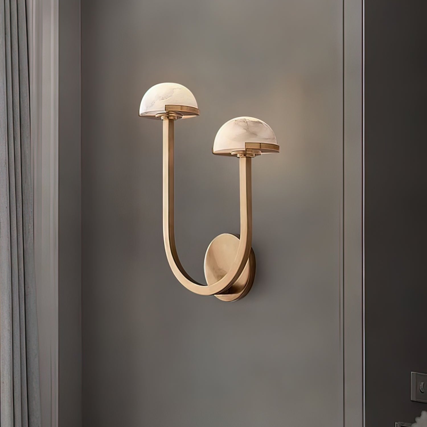 Applique Champignon en Alabastre – Éclairage d'ambiance élégant pour le salon ou la chambre