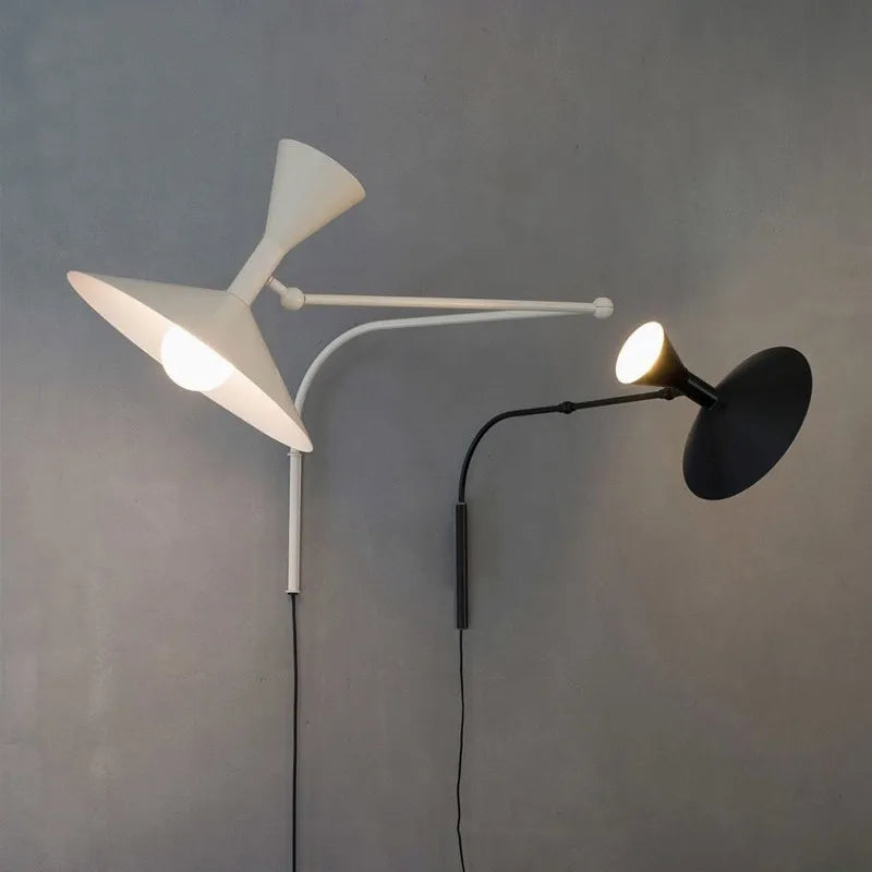 Applique Murale Écologique – Luminaire design en bois recyclé pour la chambre ou le bureau