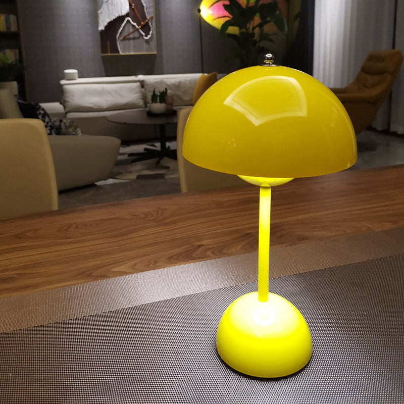 Lampe de Table Nomade en Aluminium – Éclairage moderne et élégant pour le bureau ou la terrasse