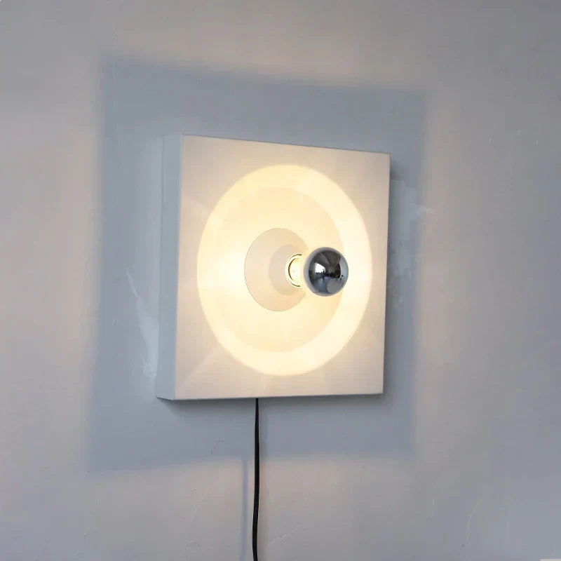 Applique murale design géométrique en métal – Luminaire moderne avec LED pour le salon ou le bureau