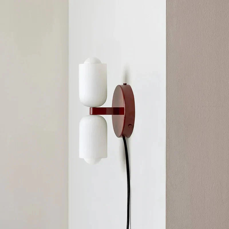 Applique Murale Élégante en Métal – Luminaire moderne au design épuré pour le salon ou l'entrée