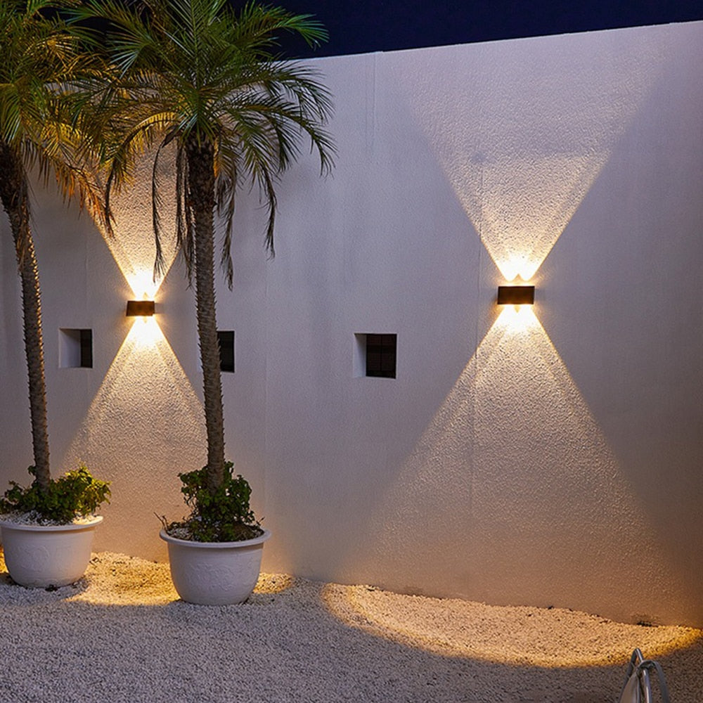 Lampe Murale Solaire Élégante – Éclairage LED design moderne pour le jardin ou la terrasse