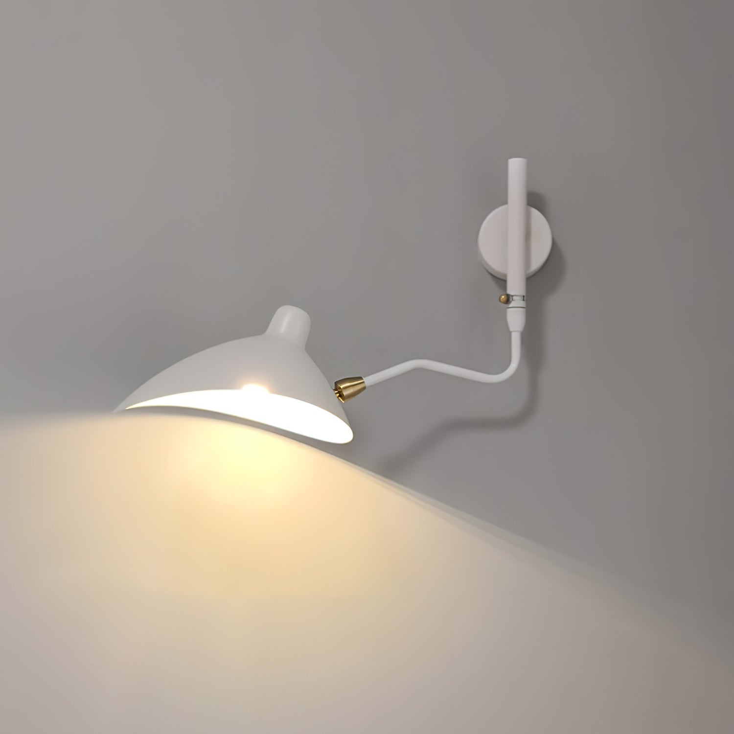 Applique Murale Élégante en Métal – Luminaire moderne pour le salon ou le couloir