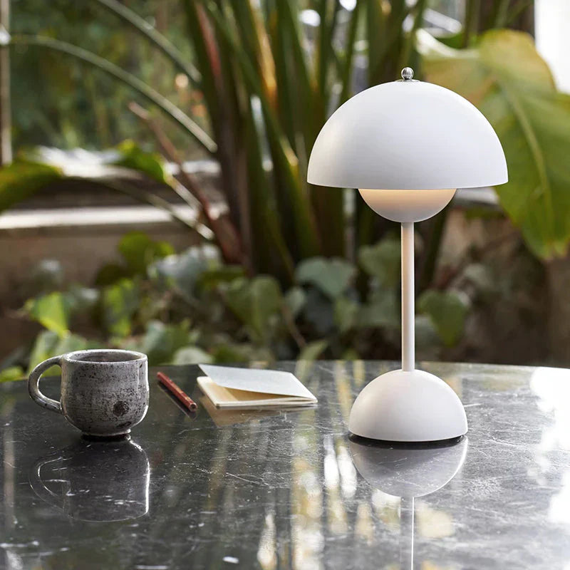 Lampe de Table Nomade en Aluminium – Éclairage moderne et élégant pour le bureau ou la terrasse