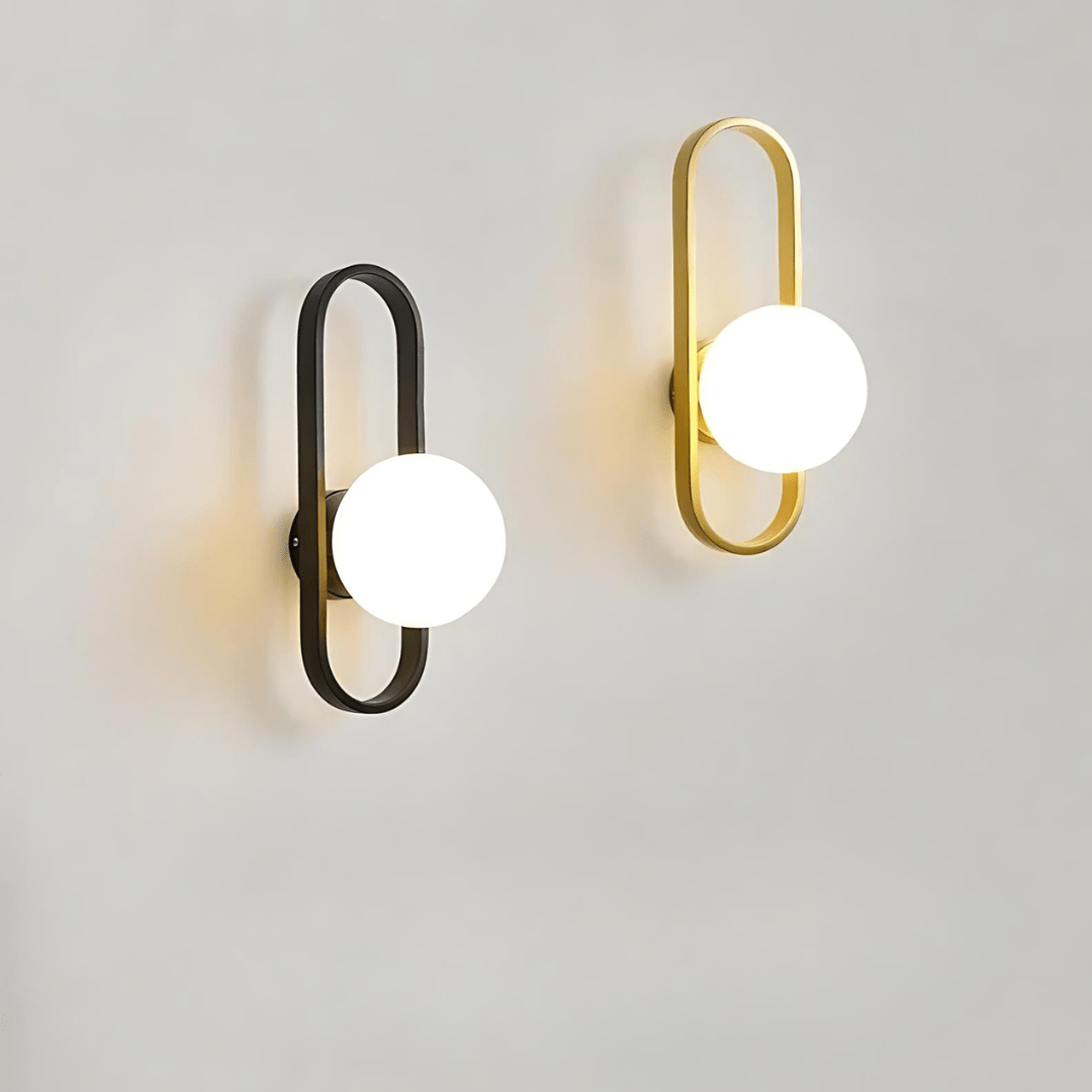 Applique Murale Élégante en Métal Doré – Luminaire contemporain pour la chambre ou le salon