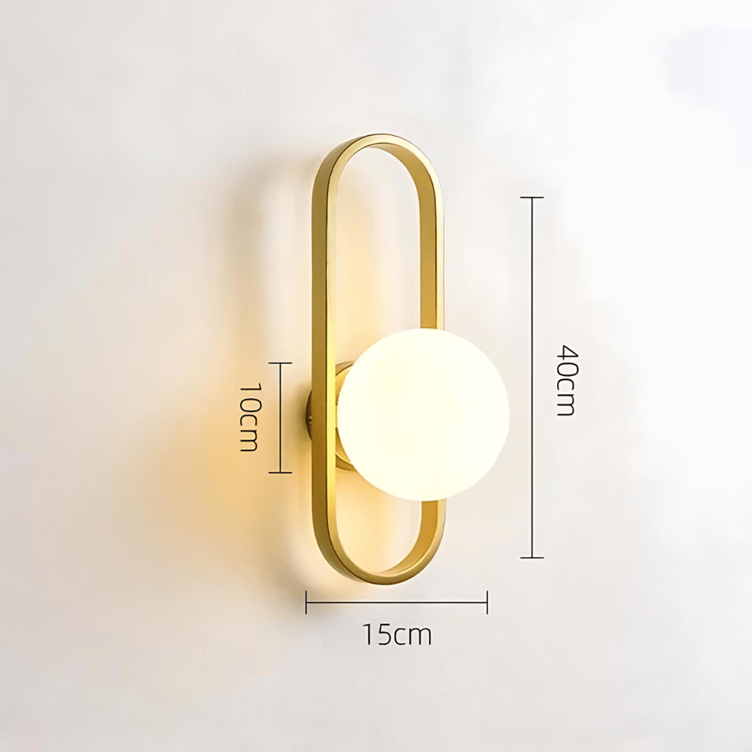 Applique Murale Élégante en Métal Doré – Luminaire contemporain pour la chambre ou le salon