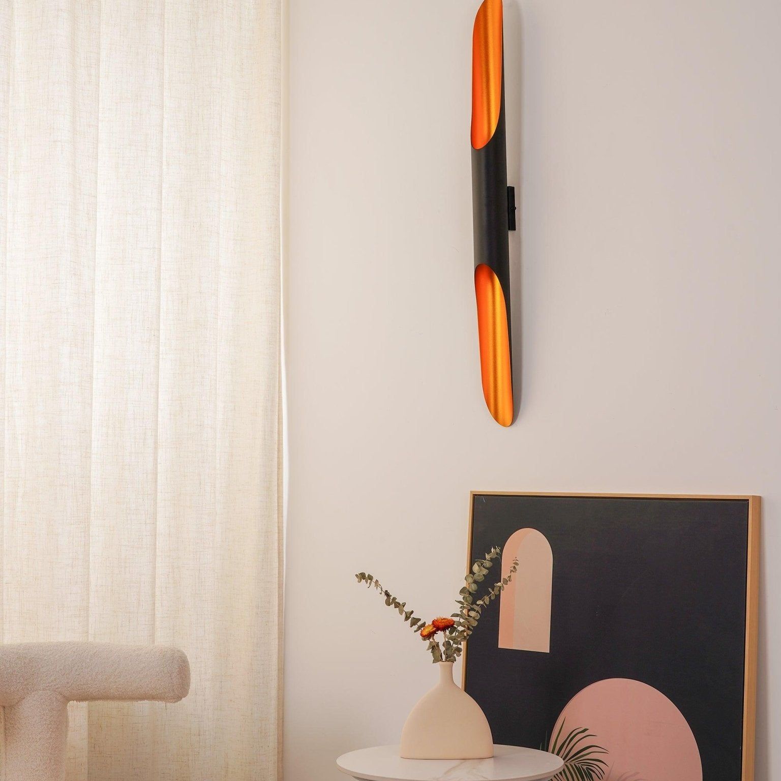 Applique Murale Élégance Minimaliste – Luminaire en métal noir pour le couloir ou le salon