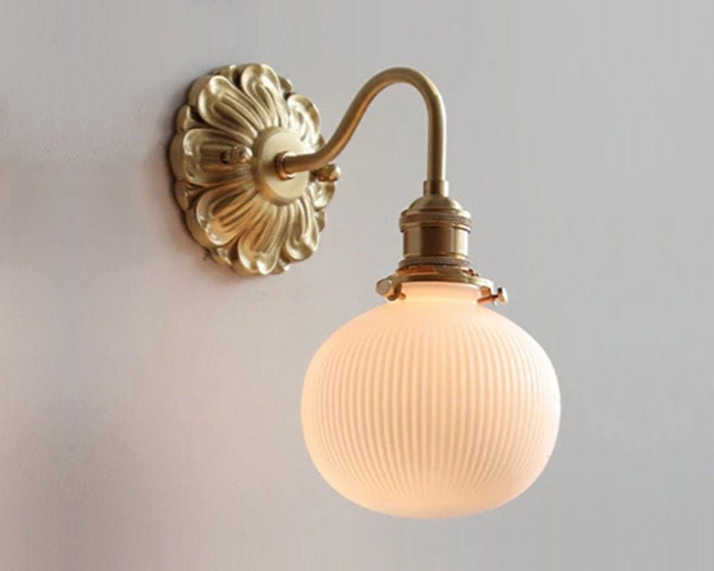 Applique Murale en Céramique Boule Sculptée – Élégante lampe avec douille en laiton pour le salon ou la chambre