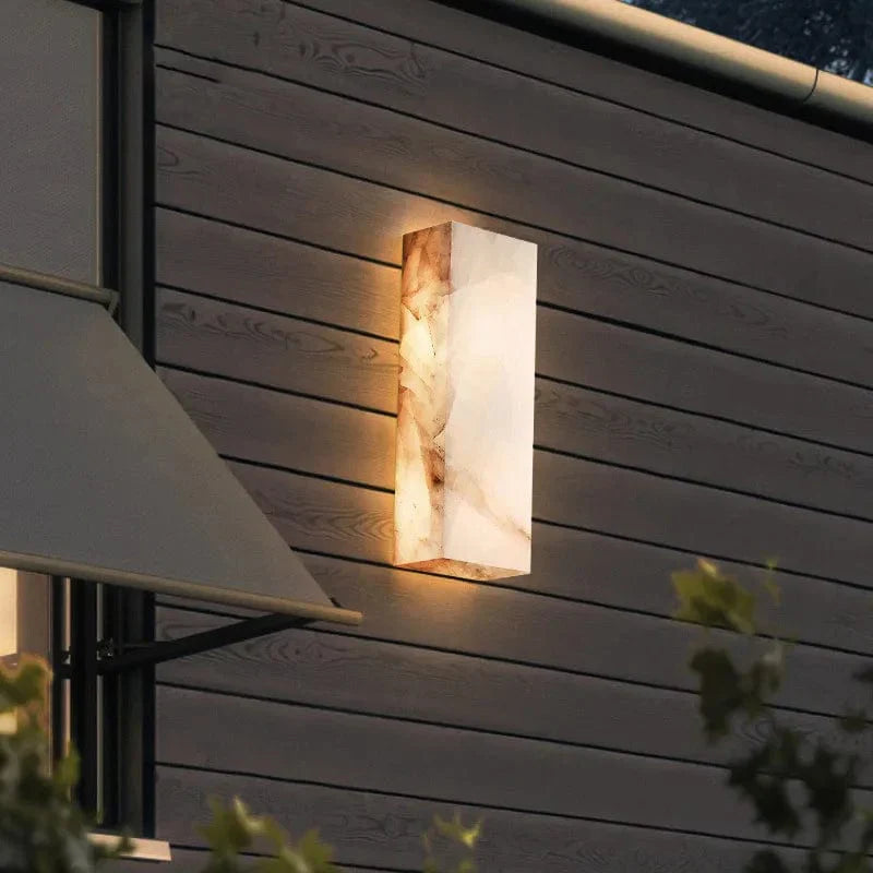 Applique Murale Élégante en Marbre – Luminaire chic et résistant pour le jardin ou la terrasse