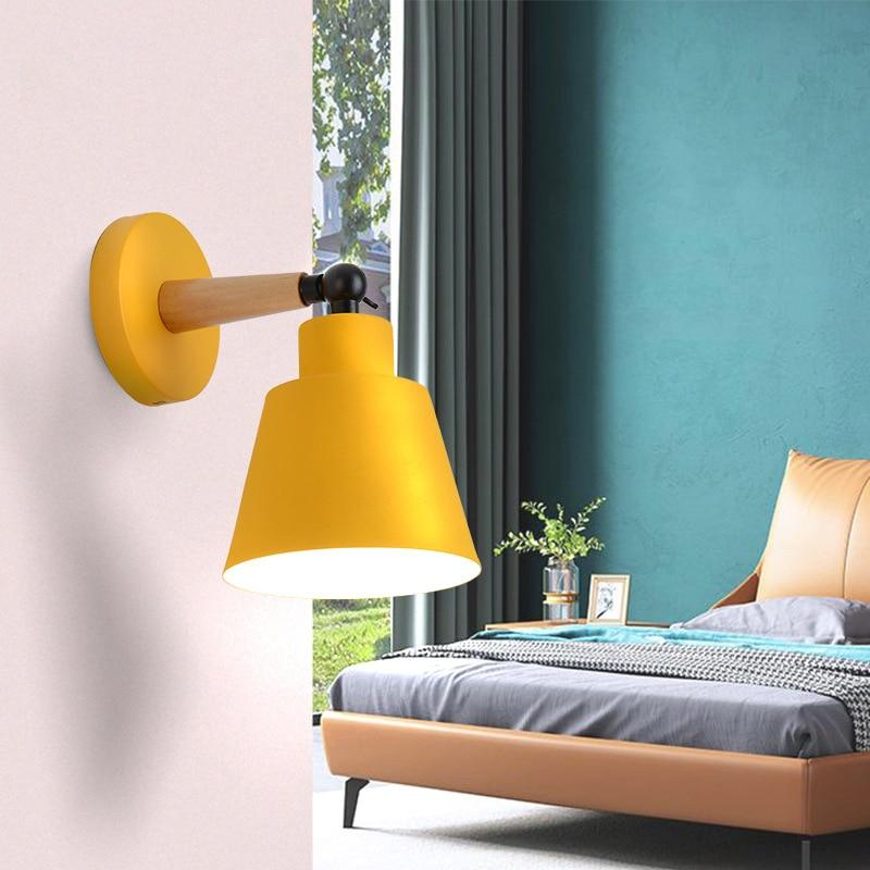 Applique murale Colorée en métal – Luminaire moderne et ludique pour la chambre ou le bureau