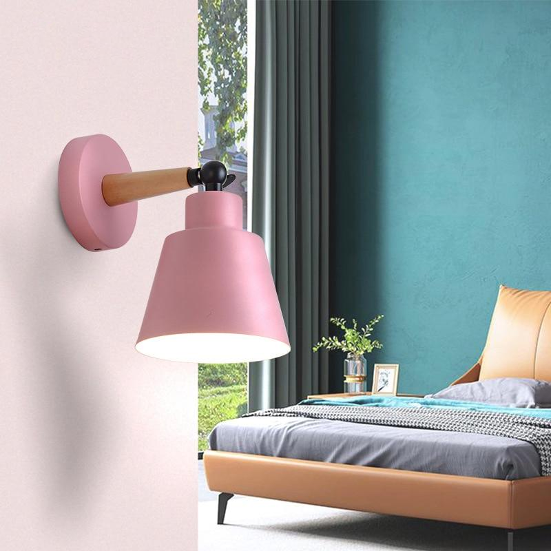 Applique murale Colorée en métal – Luminaire moderne et ludique pour la chambre ou le bureau