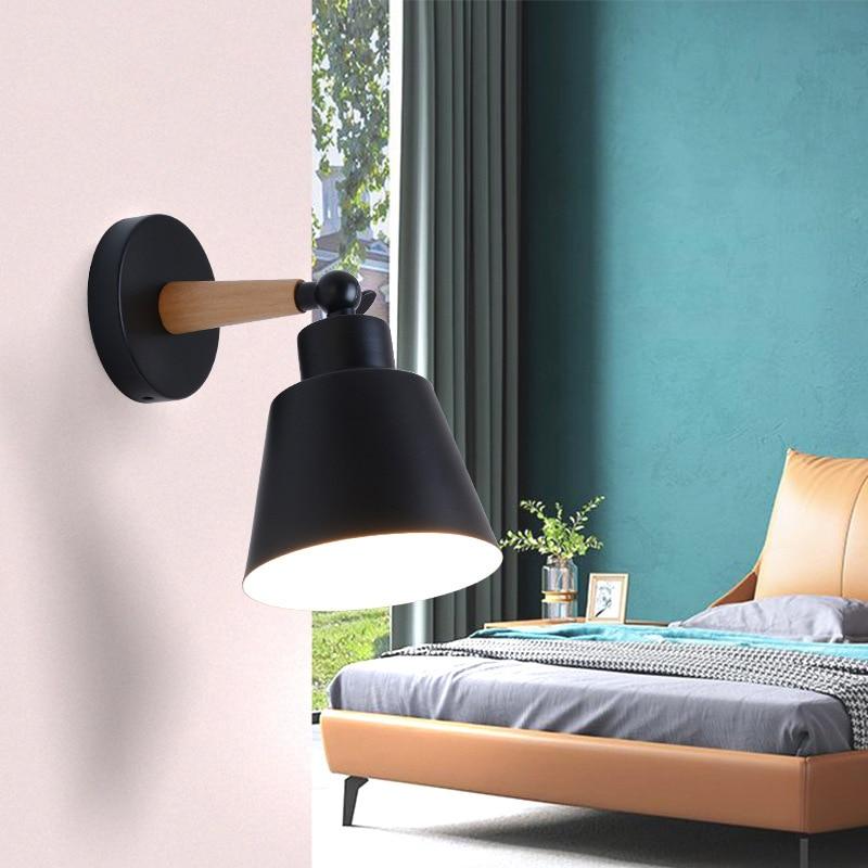 Applique murale Colorée en métal – Luminaire moderne et ludique pour la chambre ou le bureau