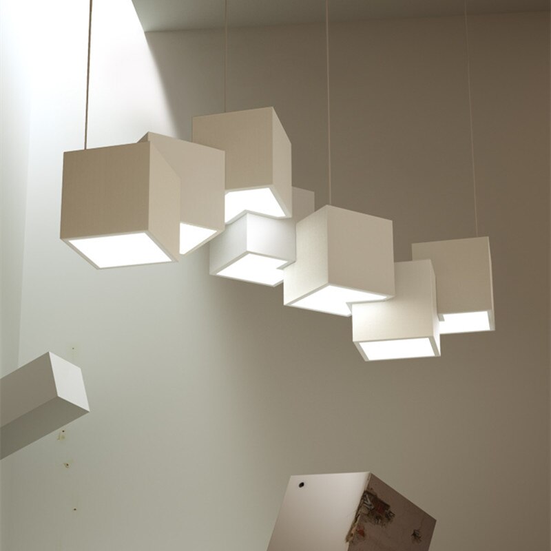 Applique LED Cube Élégant – Lumière contemporaine en acier pour le couloir ou le salon