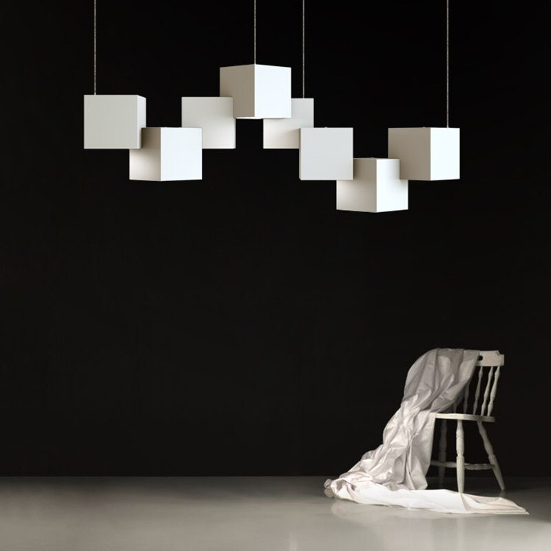 Applique LED Cube Élégant – Lumière contemporaine en acier pour le couloir ou le salon