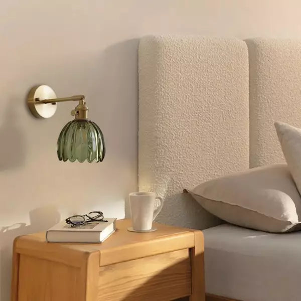 Applique Murale Élégante – Luminaire en métal doré et verre soufflé pour le salon ou la chambre